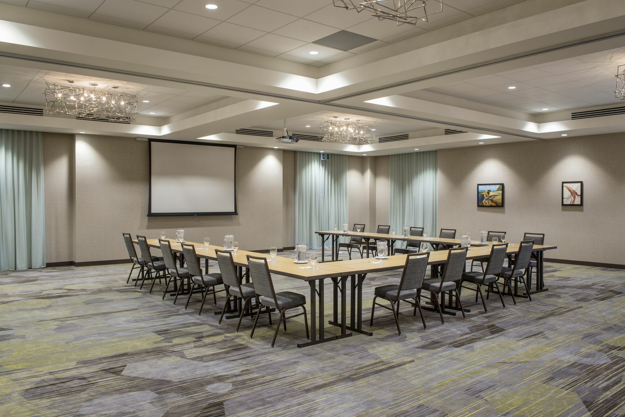 Hotel Dene & Conference Centre Cold Lake Экстерьер фото